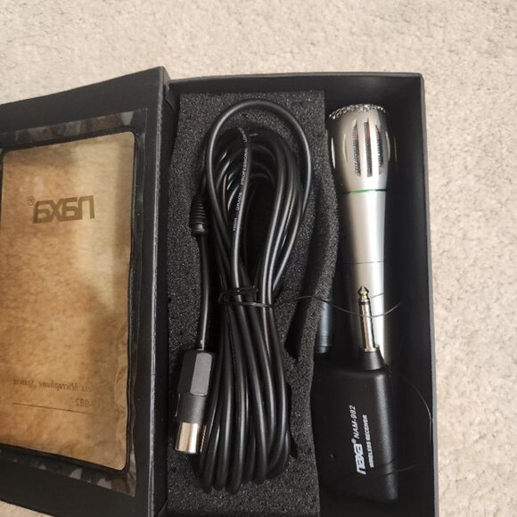 Naxa NAM - 982 Wireless Dynamic Microphone System - Picture 2 of 5